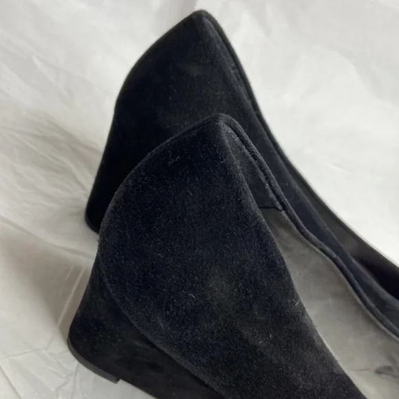 Stuart Weitzman black leather 2.5” wedge size 9 1/2 almost like new condition - Picture 3 of 13